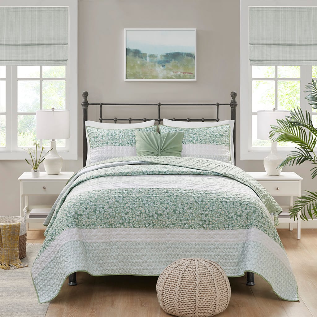 Green Polyester Seersucker Quilt Set - Full & Queen Sizes