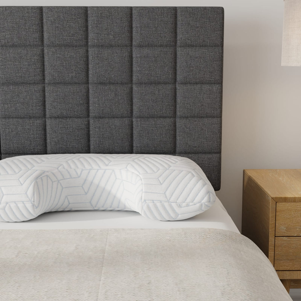 Fria Dream Curve Pillow - White+Blue Cooling Comfort