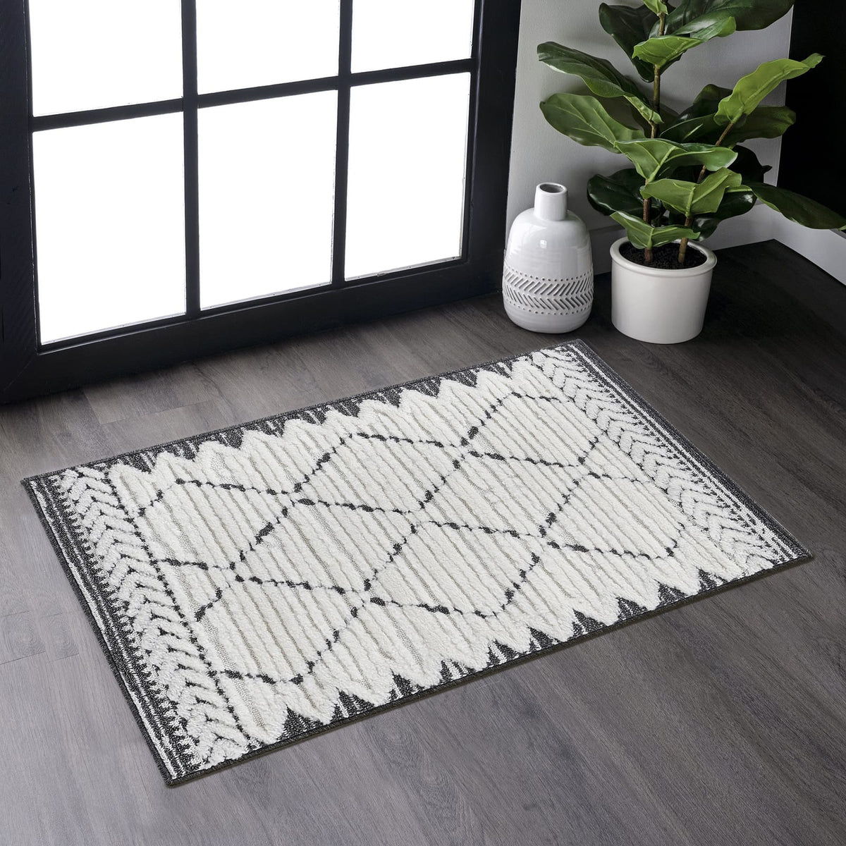 Cream Polypropylene Area Rug - 2x3 Feet